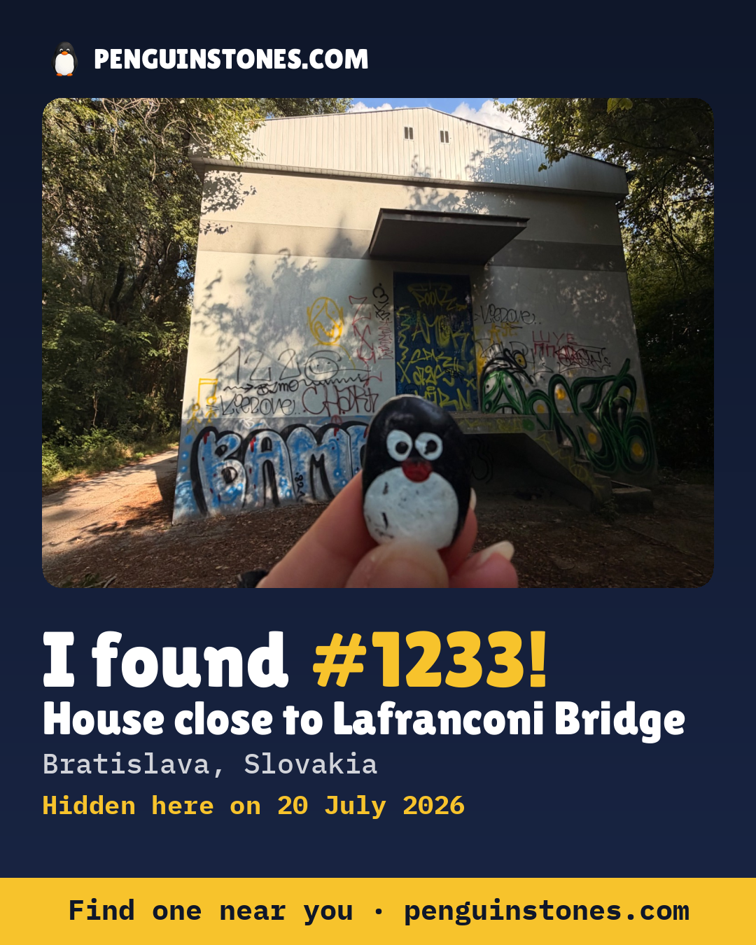Obrázok s nápisom „I found #1233“: fotka kameňa, kde je a ako ďaleko docestoval