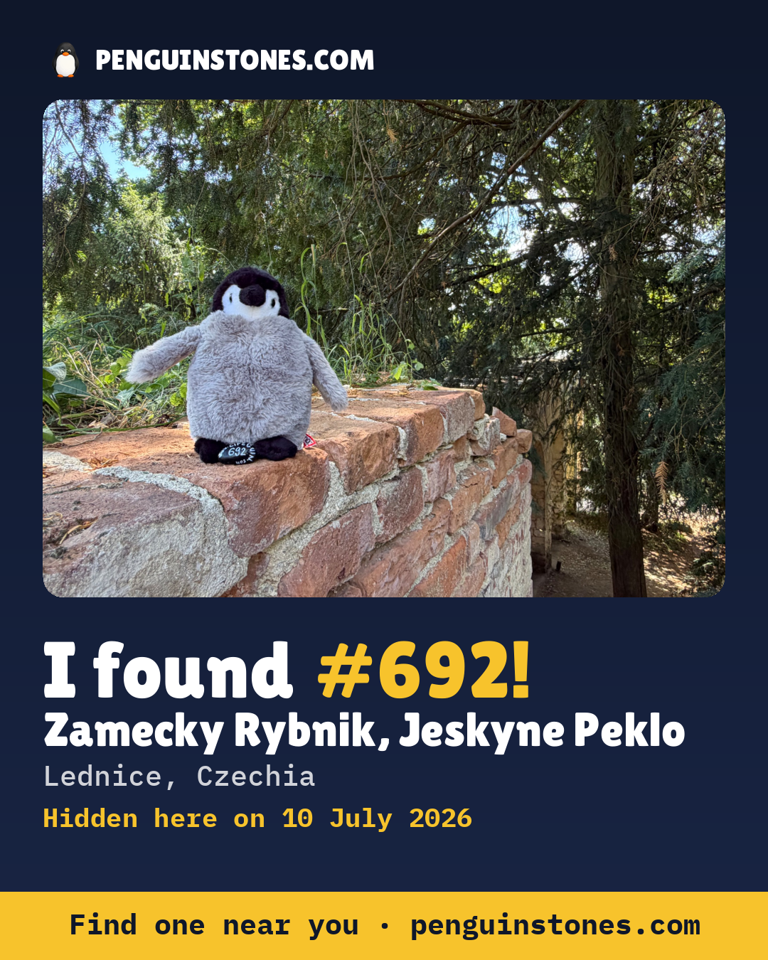 Obrázok s nápisom „I found #692“: fotka kameňa, kde je a ako ďaleko docestoval